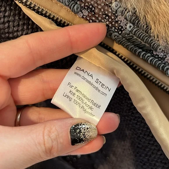 Gorgeous never worn rabbit fur vest - Picture 6 of 6